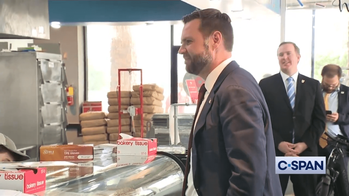 JD Vance’s Awkward Donut Shop Encounter in Georgia Adds to Growing List of Cringe Moments (meidasnews.com)