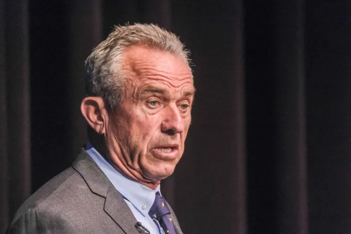 RFK Jr. Offered to Get Fake Vaccine Cards for His Kids for College (meidasnews.com)