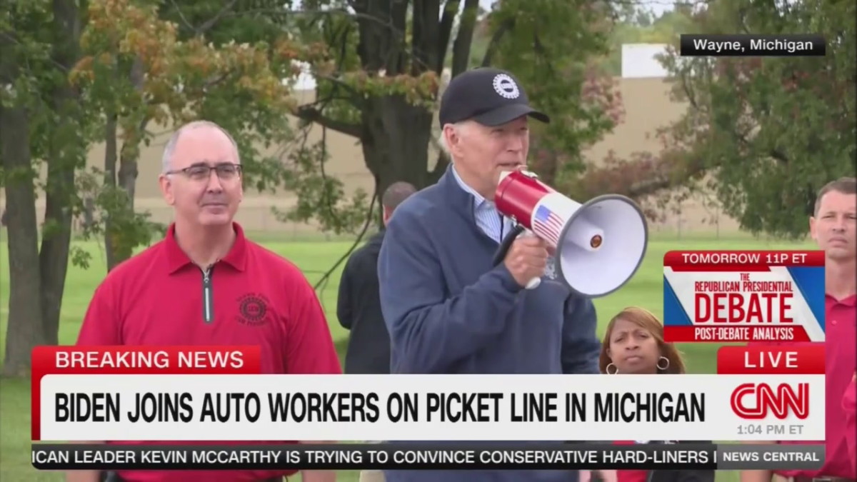 Trump Calls UAW President Shawn Fain a 'Stupid Person' - MeidasTouch News