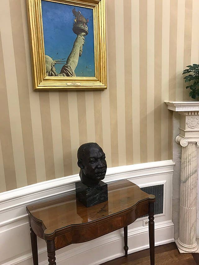 trump-removes-mlk-bust-from-oval-office-meidastouch-news