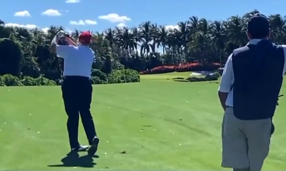 Trump golfing 